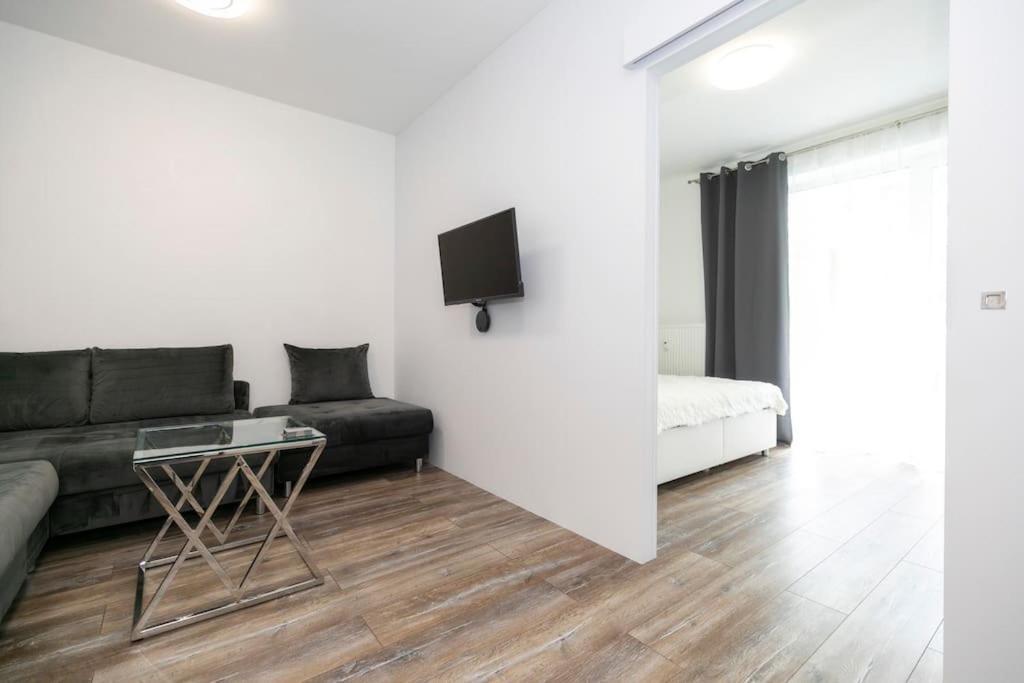 Alure Residences 1 & 24H Self Check-In, Free Parking In Front Of The Apartment Building, New Building, Terrace, Cafe With Breakfast In The Apartment Building, Next To The Aqua Park بانْشكا بيشتريتْسا المظهر الخارجي الصورة