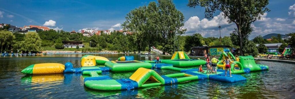 Alure Residences 1 & 24H Self Check-In, Free Parking In Front Of The Apartment Building, New Building, Terrace, Cafe With Breakfast In The Apartment Building, Next To The Aqua Park بانْشكا بيشتريتْسا المظهر الخارجي الصورة